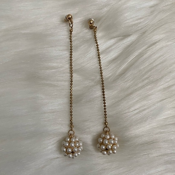 Pearl cluster dangle earrings - Picture 1 of 4